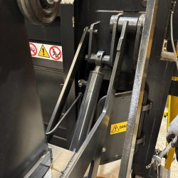 Installation et maintenance d'un compacteur à déchets 2