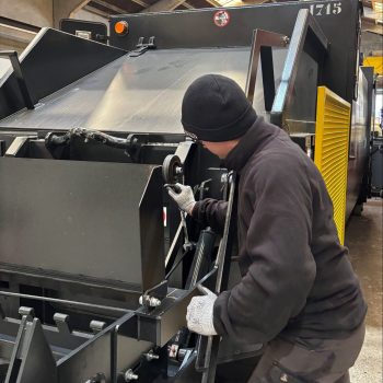 installation et maintenance d'un compacteur à déchets